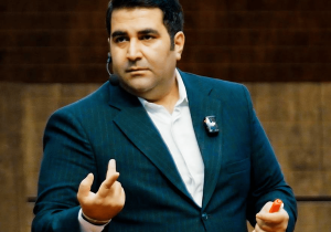 لزوم اگاهی دادن و آموزش جوانان در جنگ نرم دشمن